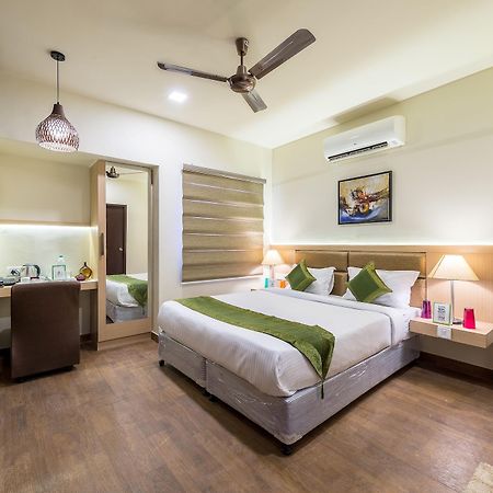Treebo Nestlay Casa Hotel เชนไน ภายนอก รูปภาพ