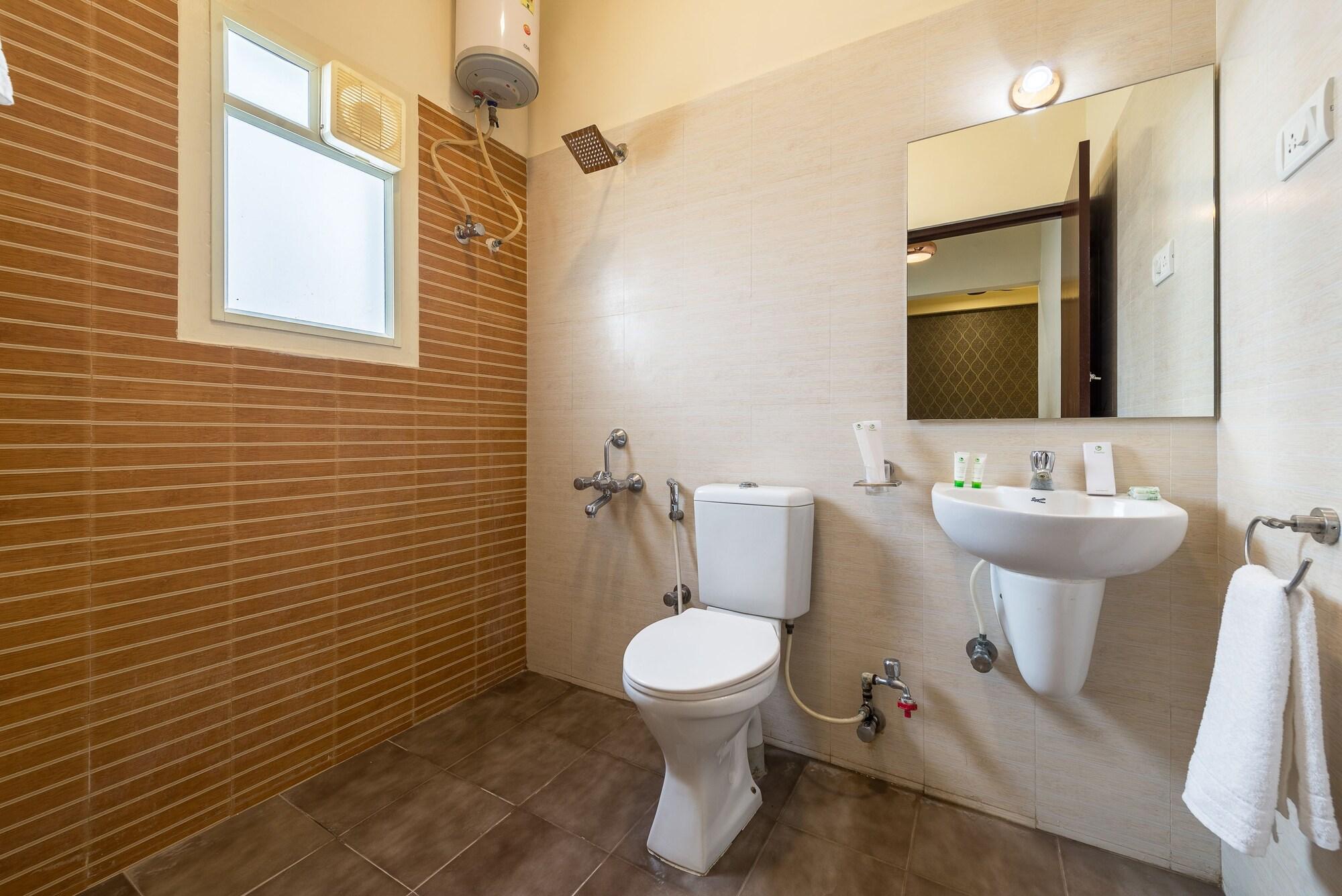 Treebo Nestlay Casa Hotel เชนไน ภายนอก รูปภาพ