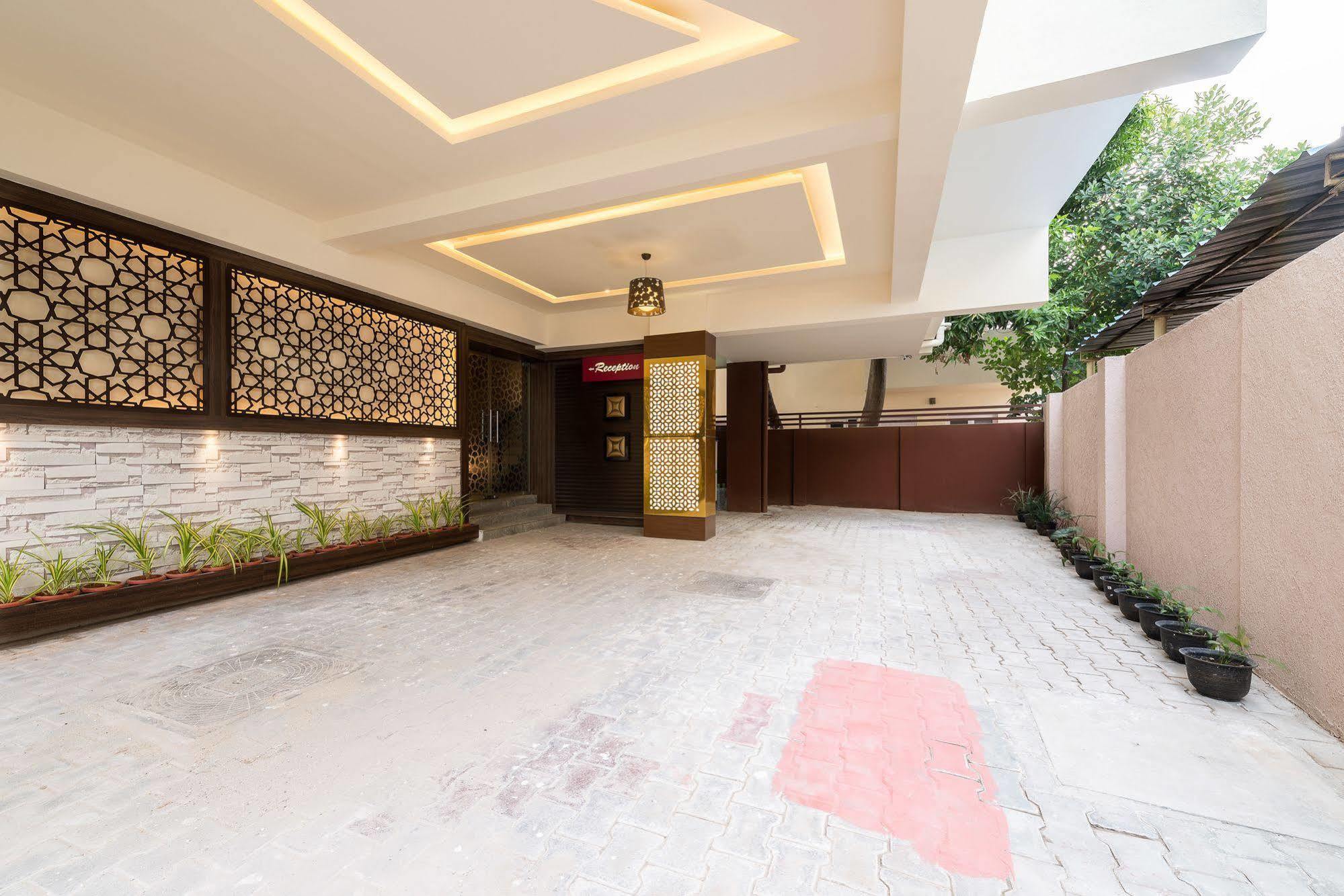 Treebo Nestlay Casa Hotel เชนไน ภายนอก รูปภาพ