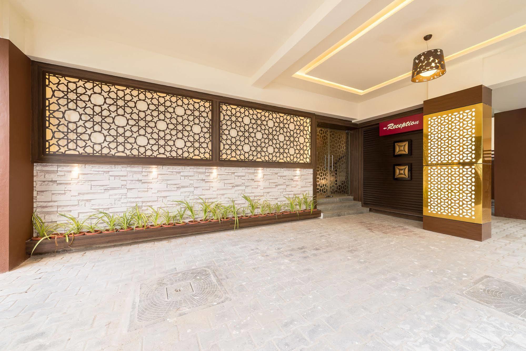 Treebo Nestlay Casa Hotel เชนไน ภายนอก รูปภาพ